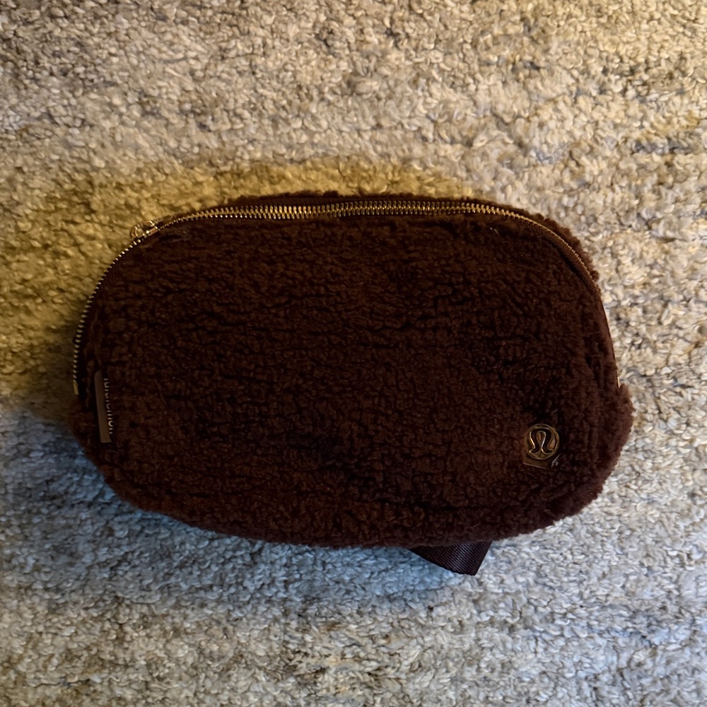 Lululemon Luxe Brown Sherpa Crossbody Bag / Fanny pack